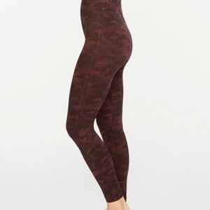 NWT Spanx Look at Me Now Seamless Legging